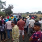 Investigación. La policía llega al lugar donde ocurrió el incidentes.