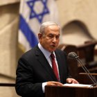 Benjamin Netanyahu habla ante el Parlamento en Jerusalén el 9 de mayo de 2022. EFE/EPA/ATEF SAFADI