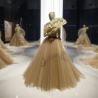 Eventail de vos Hazards dresses by Maria Grazia Chiuri are on show at "Christian Dior: Designer of Dreams" exhibition at the Victoria and Albert museum in London on January 30, 2019. (Photo by Tolga Akmen / various sources / AFP) ag-expresiones