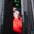 Ceci Juno en Times Square.