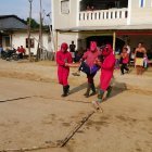 Tradición. Los diablicos recorren estos días los pueblos de la Península.