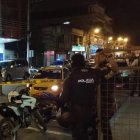 Dato. El taxista no era el blanco de los sicarios, pero fue acribillado por la ráfaga de disparos que perpetraron los sicarios contra el usuario.