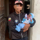 Según información recabada por la policía, la madre del bebé habría sido drogada al momento del rapto.