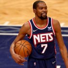Kevin Durant festeja con los Nets donde aún tiene mucho camino por recorrer.