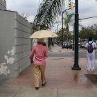 Clima. Estos días el sol ha sido intenso en Guayaquil. La gente adelantó el uso del parasol para protegerse de sus rayos, a falta de lluvia.