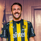 Sebastián Rodríguez, volante uruguayo, salió de Emelec hacia Peñarol sin que el cuadro azul reciba dinero, todo a causa de pagos pendientes con el jugador.