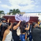 Violencia. Sepelio de Gerardo Delgado, asesinado este año en Manta.