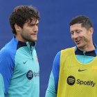 El delantero polaco, Robert Lewandowski, jugará el derbi catalán ante el Espanyol