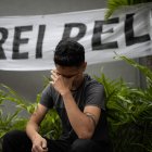 Fanáticos del Rey Pelé lo acompañaron hasta su último día fuera del Hospital Israelita Albert Einstein en Sao Paulo.