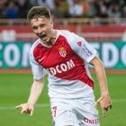 Aleksandr Golovin marcó en el duelo de Mónaco y sumó su segunda victoria al hilo.