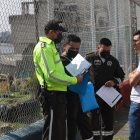 La Policía indaga si los atacantes serían miembros de una banda que en las últimas semanas han cometido varios robos.