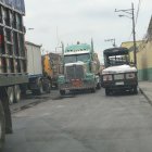 Trancones. Durante todo el día el transporte pesado se apodera de dos de las principales avenidas de La Pradera