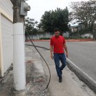 El cable caído está en la avenida Eduardo Alcívar Elizalde y calle 4, de la ciudadela Los  Ceibos.,