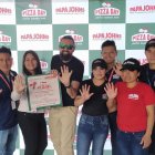 Campaña.- Papa Johns promovió una campaña de solidaridad, para 10 fundaciones.
