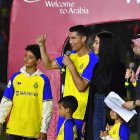 El delantero portugués, Cristiano Ronaldo, durante su presentación oficial ante la hincha del Al Nassr.