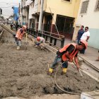 Zona. En el carril del sistema se acumulaban desperdicios.