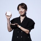 Un pequeño cargador que conecta a todo el hogar inteligente.