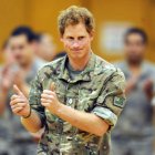 Fotografía de archivo del príncipe Enrique de Inglaterra durante una actividad militar en Palmerston North (Nueva Zelanda).