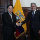 Hecho. El gobierno japonés se comprometió al reforzamiento del patrullaje marítimo en las áreas cercanas a la Zona Económica Exclusiva de Galápagos.