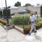 Atracción. El barrio Centenario es uno de los pocos de la ciudad que, a pesar de la desatención, sus áreas verdes con árboles nativos atraen la vista de quienes transitan por el sector.