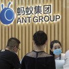 Compañía.- Un grupo es atendido en la empresa  Ant Group Co.