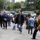 Hecho. Villavicencio señala a los gobiernos de Correa, Moreno y Lasso.