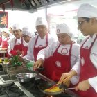 Gastronomía.- Alumnos en la Escuela Culinaria de Las Américas.