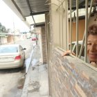 Medida. Los residentes de Brisas del Río temen salir de sus casa.