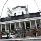 Por ahora, la fachada de Carondelet no tiene una buena vista según algunos visitantes.