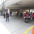 Escena. El presidente del comité barrial, Javier Rosero, fue asesinado al estilo sicariato a bordo de su vehículo.