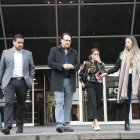 Diligencia. Fernando Villavicencio a su salida de la Fiscalía luego de dar una versión.