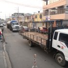 Vía. Los carros pesados invaden gran parte de las calles de la ciudadela Abel Gilbert 3 con su transitar diario. Moradores piden que esta queja sea atendida.