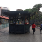 El quiosco se encuentra ubicado en la calle Pedro Moncayo, en el centro de Guayaquil.