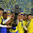 Boca ya le ganó la Liga 2022 a Racing y busca repetirla en Emiratos.