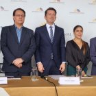 Legisladores. Los miembros del Frente Parlamentario Anticorrupción han entregado dos listas de políticos señalados por sus nexos oscuros.