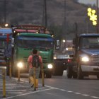 Control vehicular. Los dauleños piden una solución al tráfico constante que se visibiliza en la avenida León Febres Cordero. Apuntan como causa del intenso tráfico el paso constante de carros pesados.