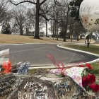 En el mítico jardín resposa la fallecida artista junto a su padre y su hijo Benjamín, quien se suicidó a los 27 años.