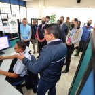 Recorrido. Observadores electorales en una actividad oficial, en Quito.