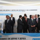 Buenos Aires. Los jefes de Estado se preparan para la foto grupal oficial.