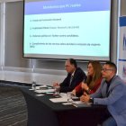 Referencia. Miembros de la Corporación durante una rueda de prensa con medios de comunicación.