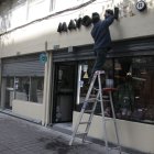 Restaurar. Algunos propietarios antiguos remodelan fachadas para devolverles visibilidad ante los clientes.