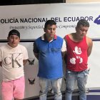 Los implicados se movilizaban en un vehículo, en el cual pretendían huir, pero la comunidad se fue contra ellos, siendo luego capturados por policías.
