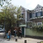 Estilo. La casa verde de la calle Juan Rodríguez llama la atención por su buena conservación y por su estilo del norte de Francia.