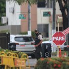 Los asesinatos se registraron en el interior de esta urbanización. Tres cadáveres quedaron afuera la casa y dos dentro