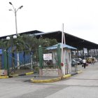 Quienes trabajan en el establecimiento de víveres están atemorizados.