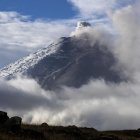 Fotografía de archivo del volcán Cotopaxi, en los cantones Quito y Mejía, en la provincia de Pichincha (Ecuador).