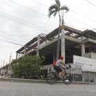El edificio aún se mantiene en construcción.