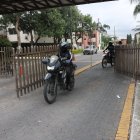 Durante un recorrido realizado por EXPRESO se observó la presencia de policías motorizados dentro de la urbanización.