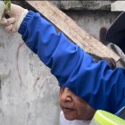 Personal del MSP realiza brigadas en la ciudad para identificar y eliminar criaderos de vectores.