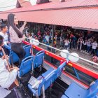 Artistas en vivo difunden temas en los géneros de albazos, pasillos, pasacalles y vals.